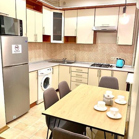 One Bedroom Studio, Kiev City Center Екстер'єр фото