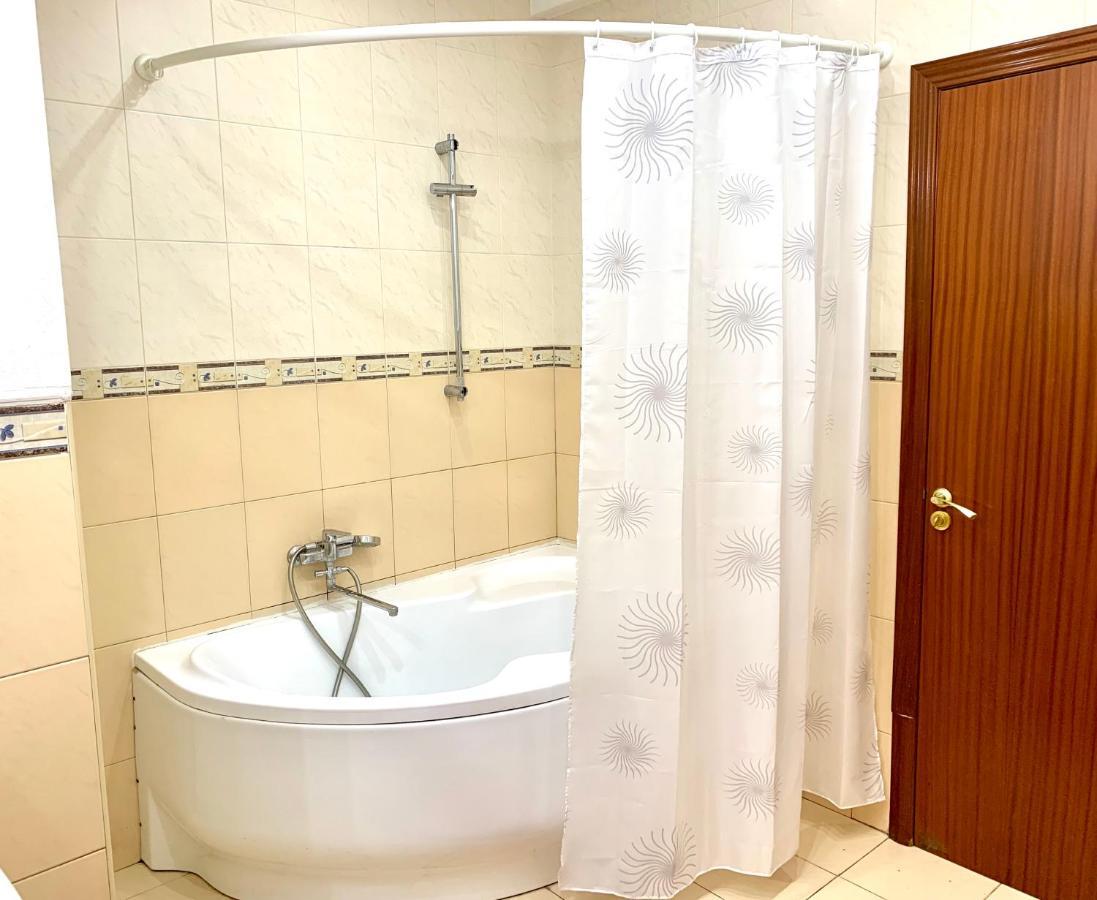 One Bedroom Studio, Kiev City Center Екстер'єр фото